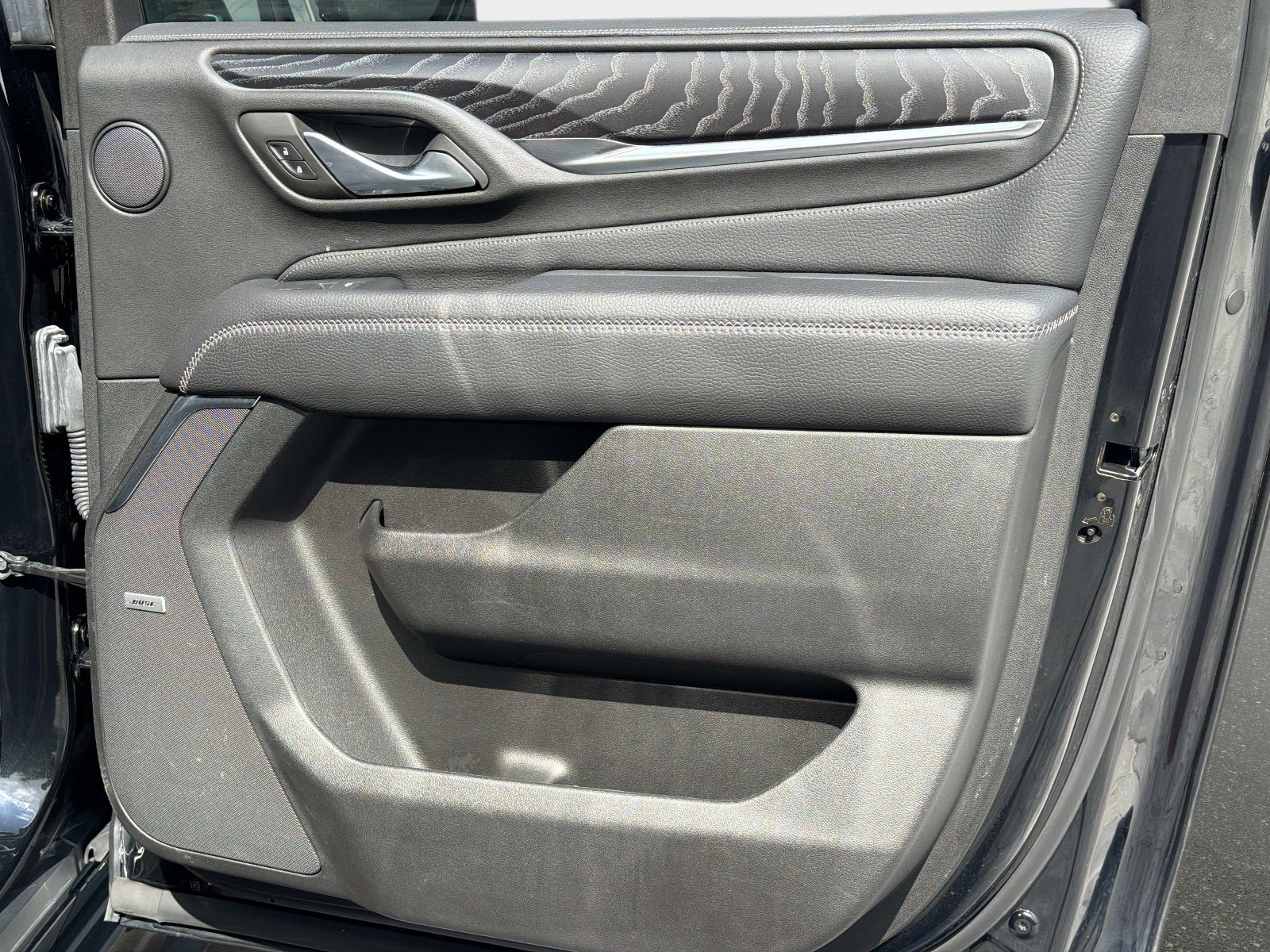 Used 2023 GMC Yukon XL Denali image 24