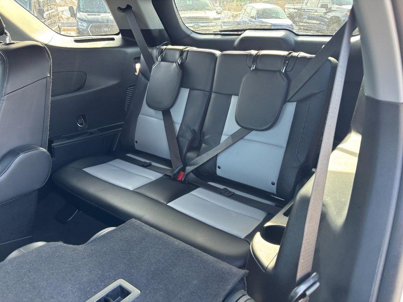 Used 2022 Ford Explorer XLT w/ Equipment Group 202A image 12