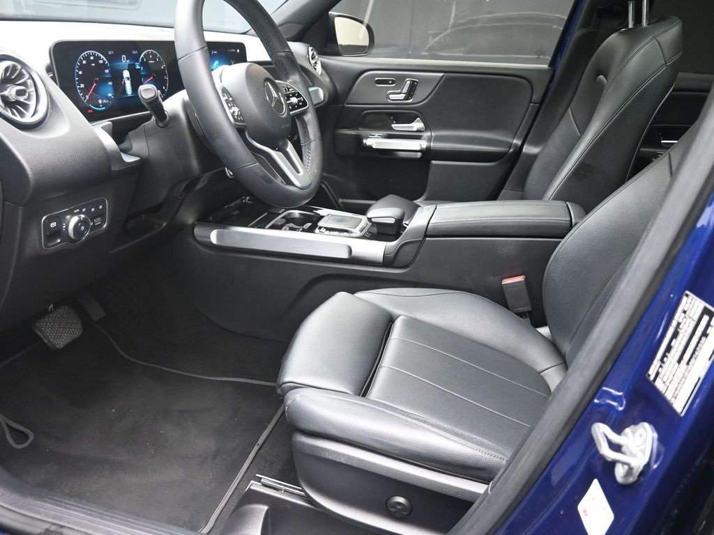 Used 2021 Mercedes-Benz GLB 250 w/ Premium Package image 17