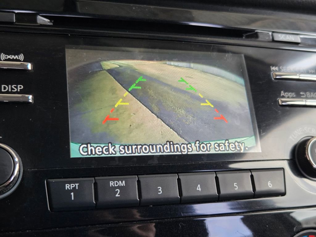 Used 2016 Nissan Rogue S FWD image 2