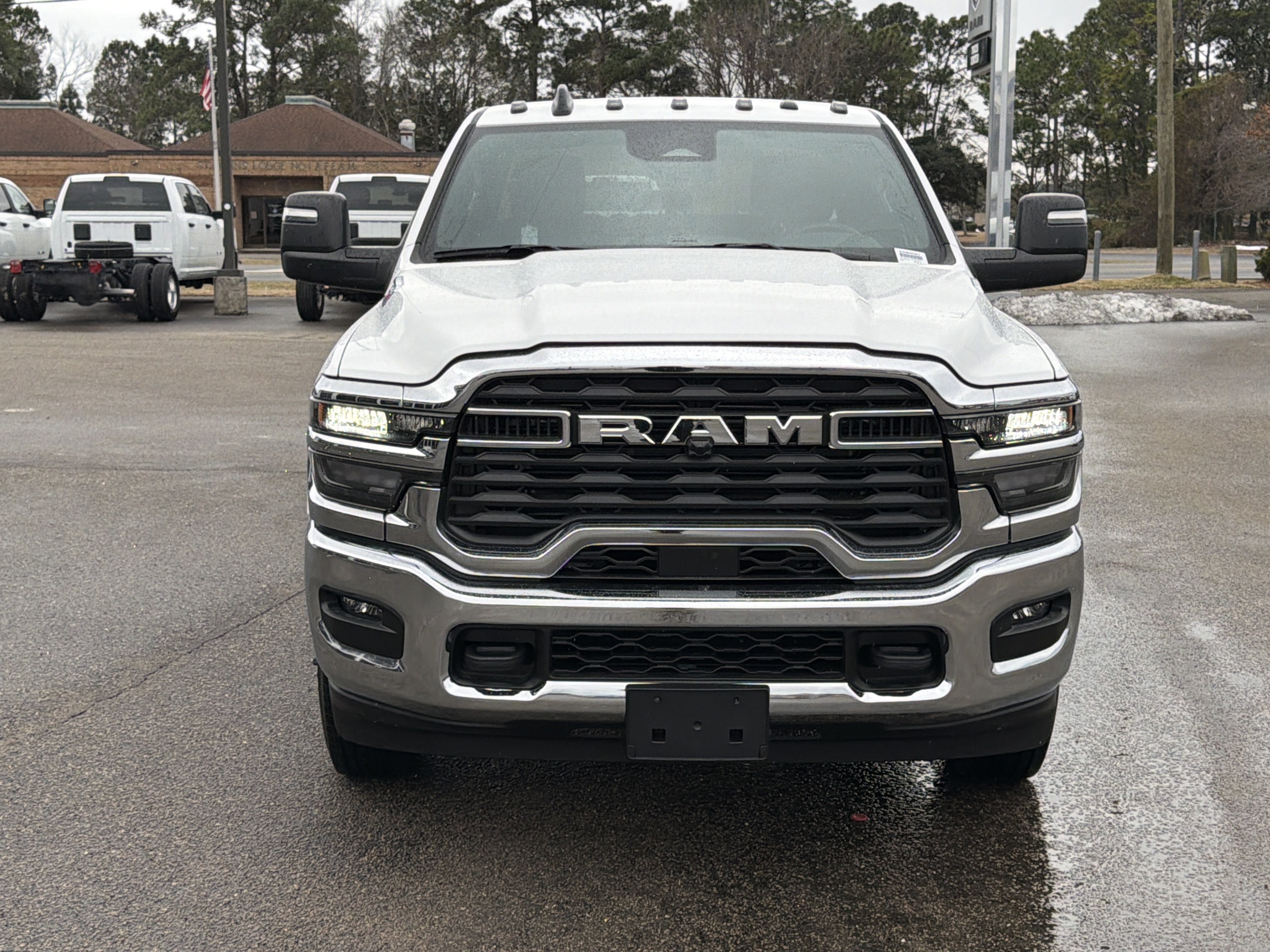 Used 2025 RAM 3500 Big Horn AWD/4WD image 3