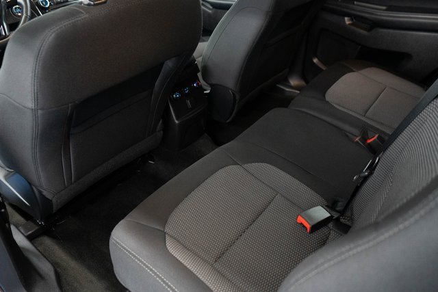 Used 2017 Ford Explorer XLT image 19