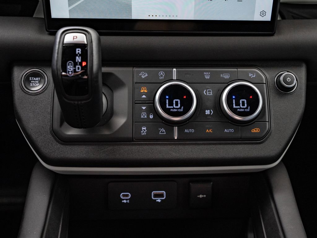 Used 2024 Land Rover Defender 130 S AWD/4WD image 38