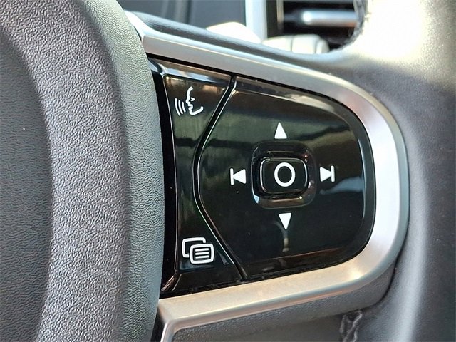 Used 2023 Volvo XC90 B6 Plus image 23