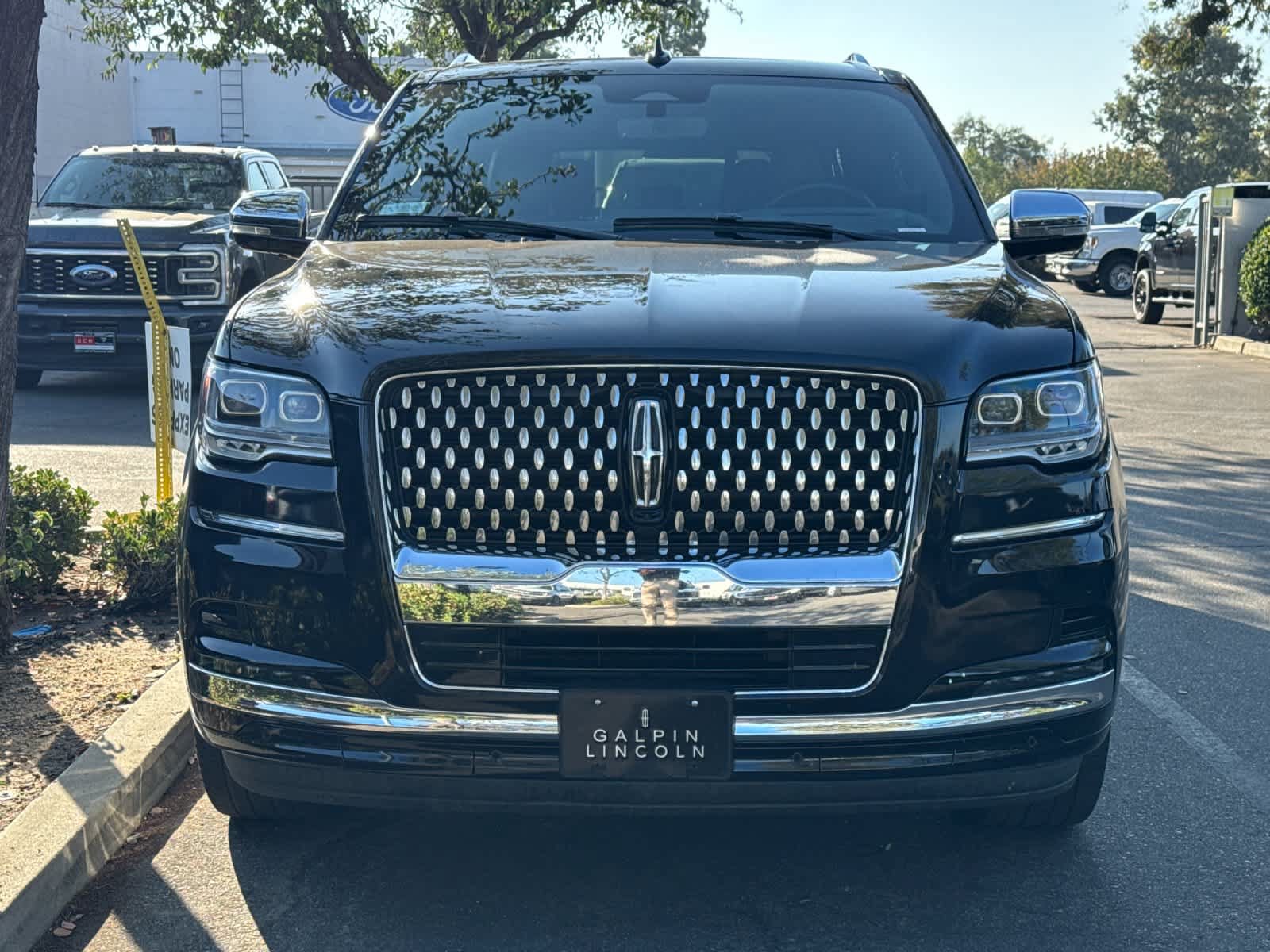Used 2022 Lincoln Navigator L Black Label AWD/4WD image 2