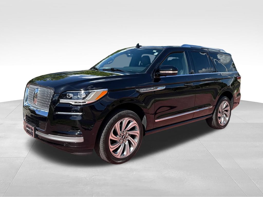 Used 2024 Lincoln Navigator Premiere AWD/4WD image 5