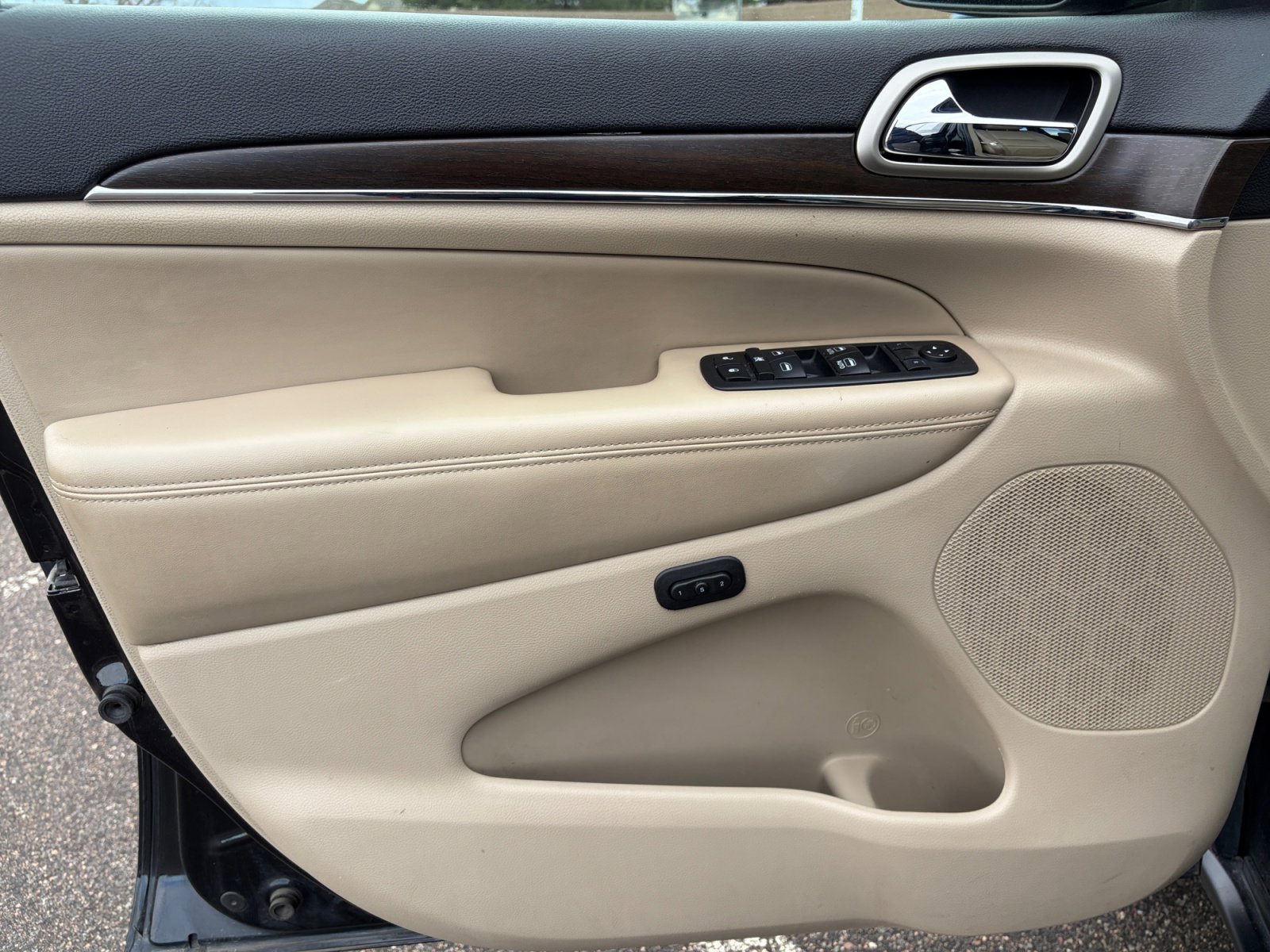 Used 2017 Jeep Grand Cherokee Limited w/ Trailer Tow Group IV image 13