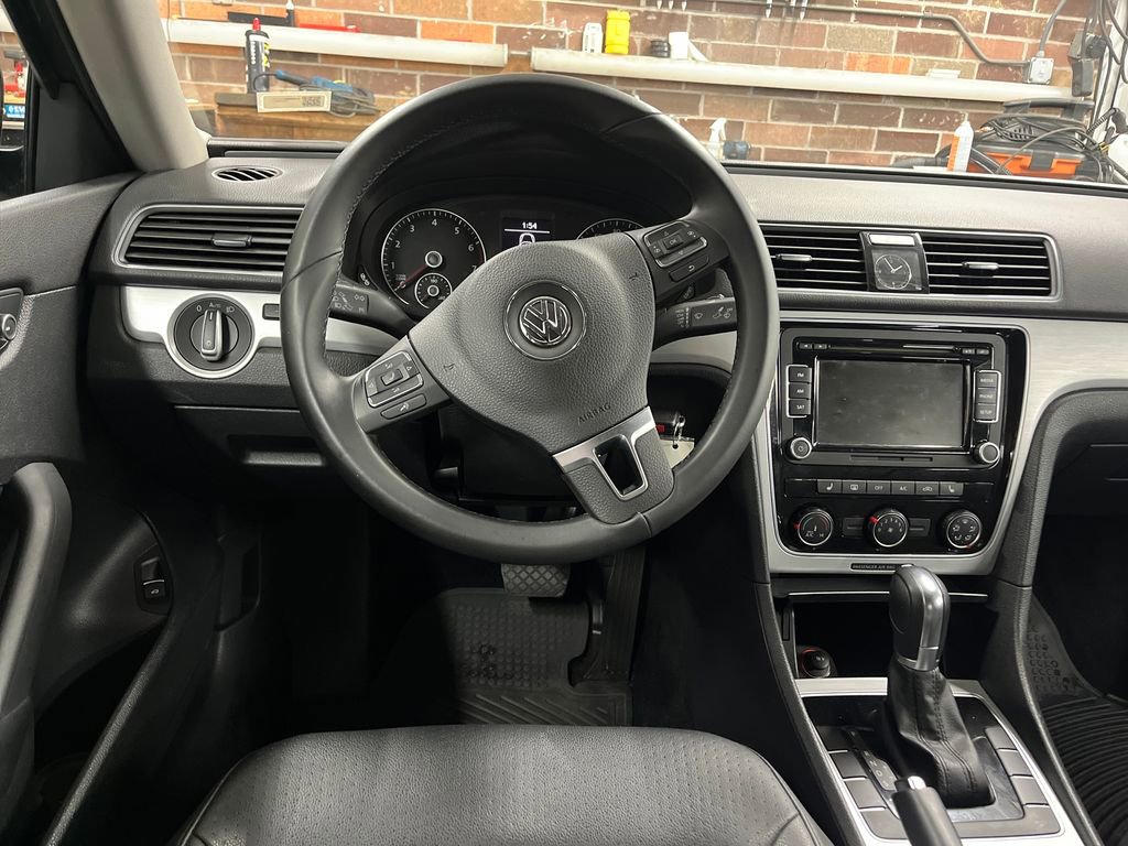 Used 2013 Volkswagen Passat 2.5 SE image 19