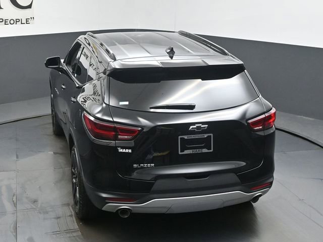 Used 2024 Chevrolet Blazer LT w/ LPO, Black Grille Bar Package image 57