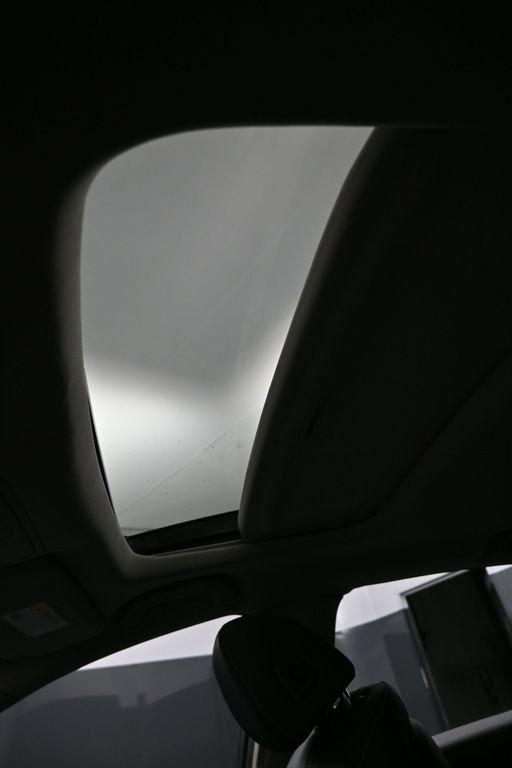 Certified 2021 Acura TLX w/ Technology Package image 18