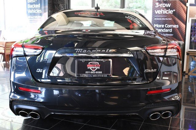 Used 2022 Maserati Ghibli Modena Q4 AWD/4WD image 13