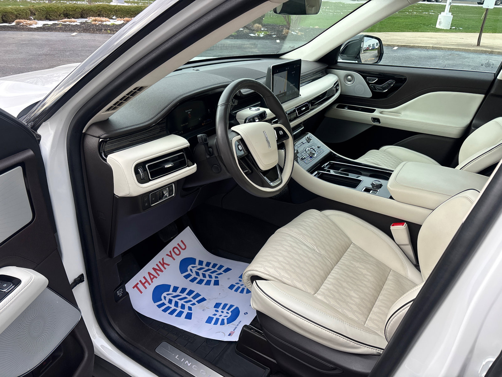 Certified 2023 Lincoln Aviator Black Label Grand Touring image 24