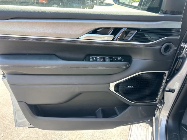 New 2026 Jeep Grand Wagoneer Limited AWD/4WD image 12