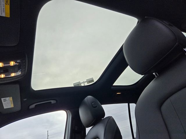 Used 2024 Mercedes-Benz EQB 300 4MATIC image 6