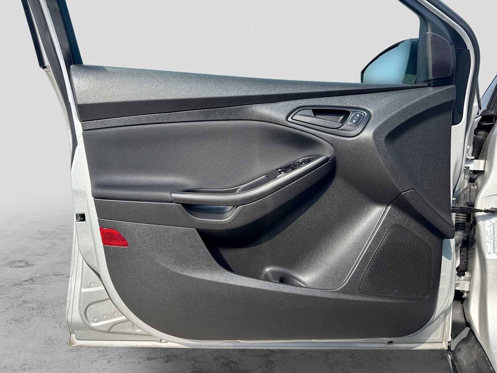 Used 2018 Ford Focus S FWD image 29