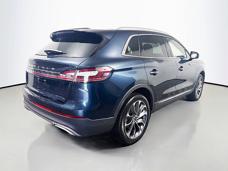 Used 2023 Lincoln Nautilus Reserve w/ Equipment Group 201A image 7