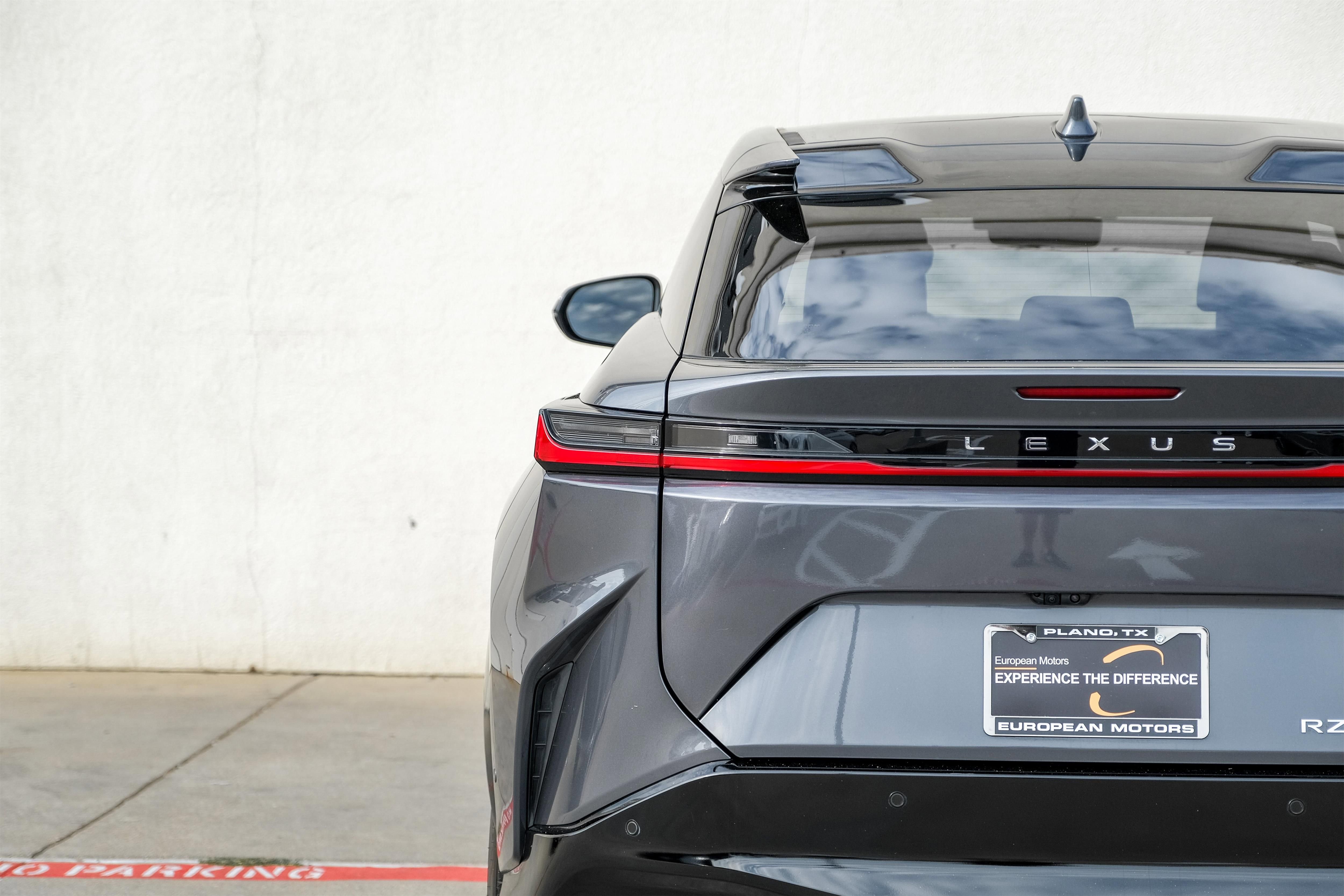 Used 2023 Lexus RZ 450e Premium w/ Technology Package image 40