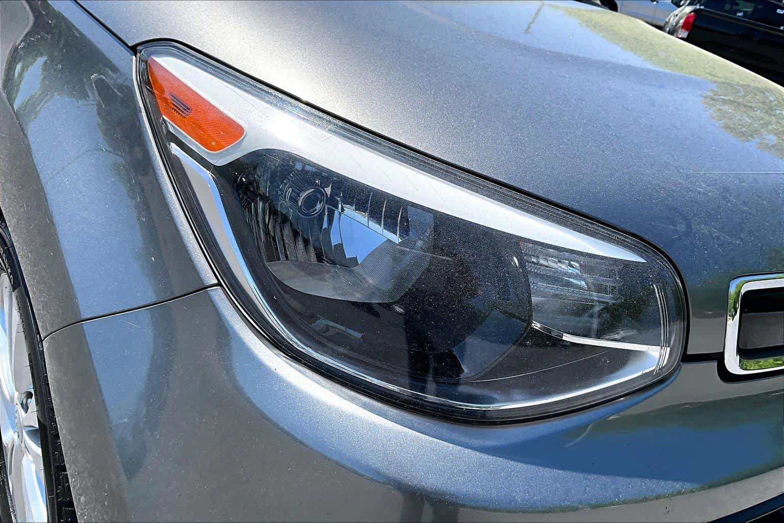 Used 2016 Kia Soul + w/ Primo Package FWD image 27