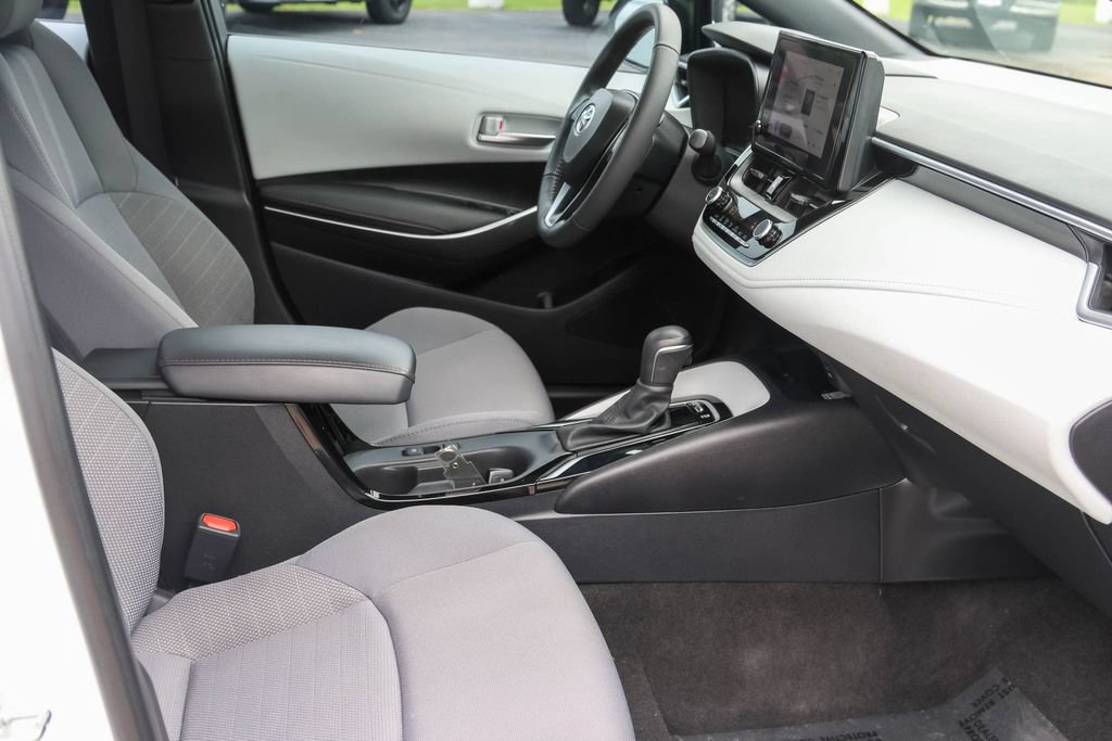 Used 2024 Toyota Corolla SE w/ SE Premium Package FWD image 10