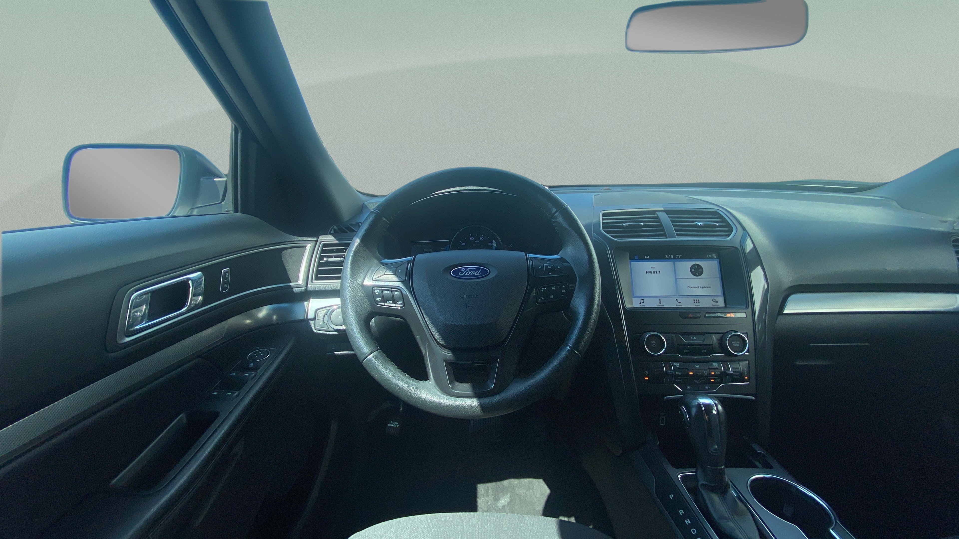 Used 2019 Ford Explorer XLT w/ Equipment Group 201A FWD image 17