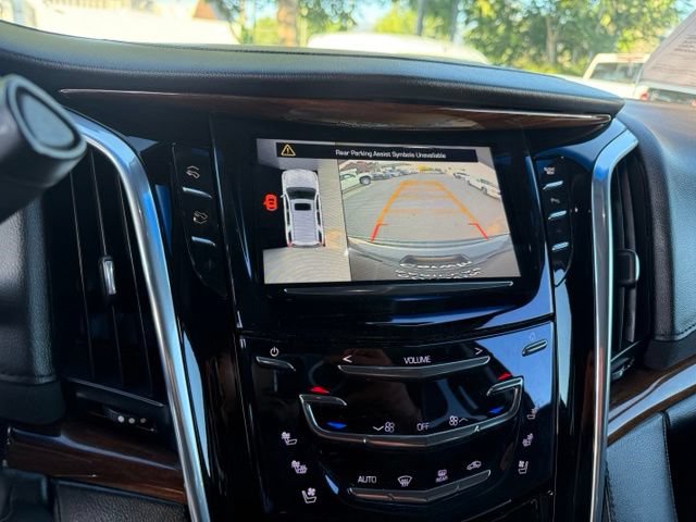 Used 2016 Cadillac Escalade Luxury AWD/4WD image 25