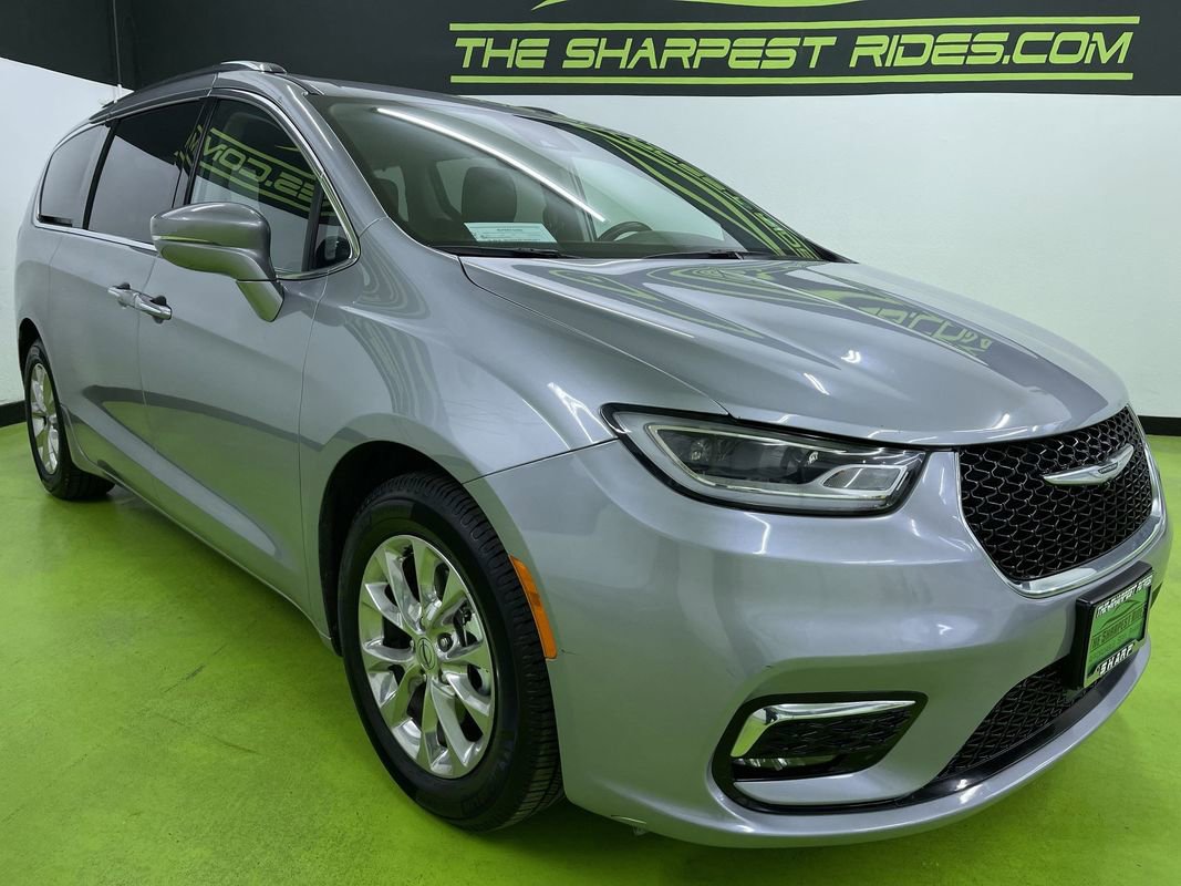 Used 2021 Chrysler Pacifica Touring-L image 2