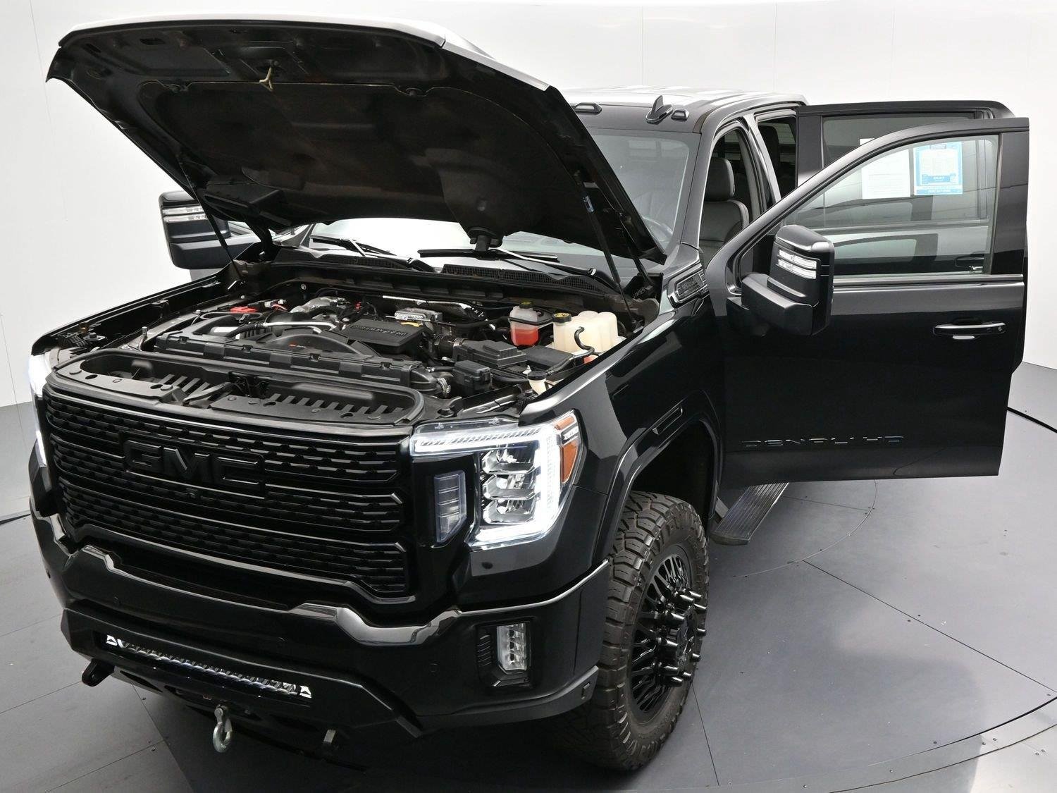Used 2022 GMC Sierra 3500 Denali w/ Denali Ultimate Package AWD/4WD image 48