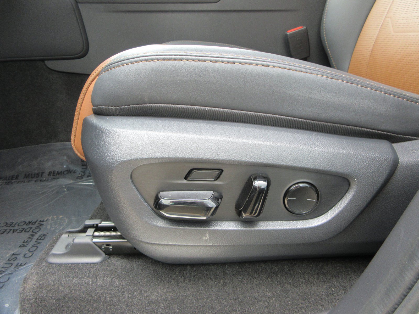 Used 2024 Lexus GX 550 w/ Accessory Package (31) AWD/4WD image 36