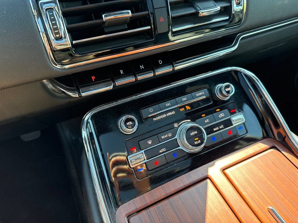 Used 2021 Lincoln Navigator L Reserve w/ Luxury Package AWD/4WD image 19