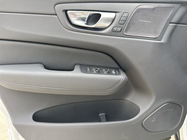New 2026 Volvo XC60 B5 Ultra w/ Climate Package image 12