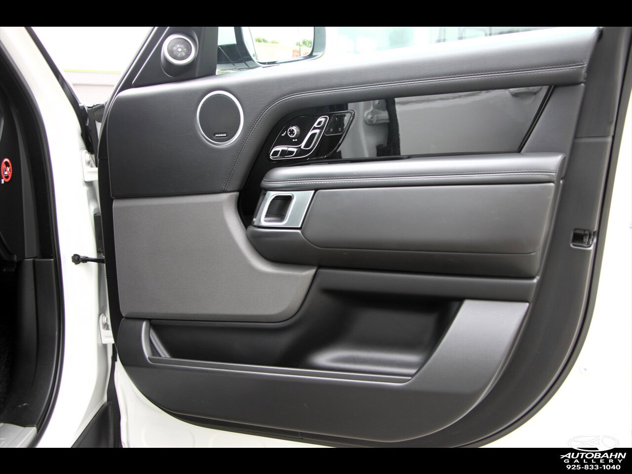 Used 2019 Land Rover Range Rover HSE AWD/4WD image 34