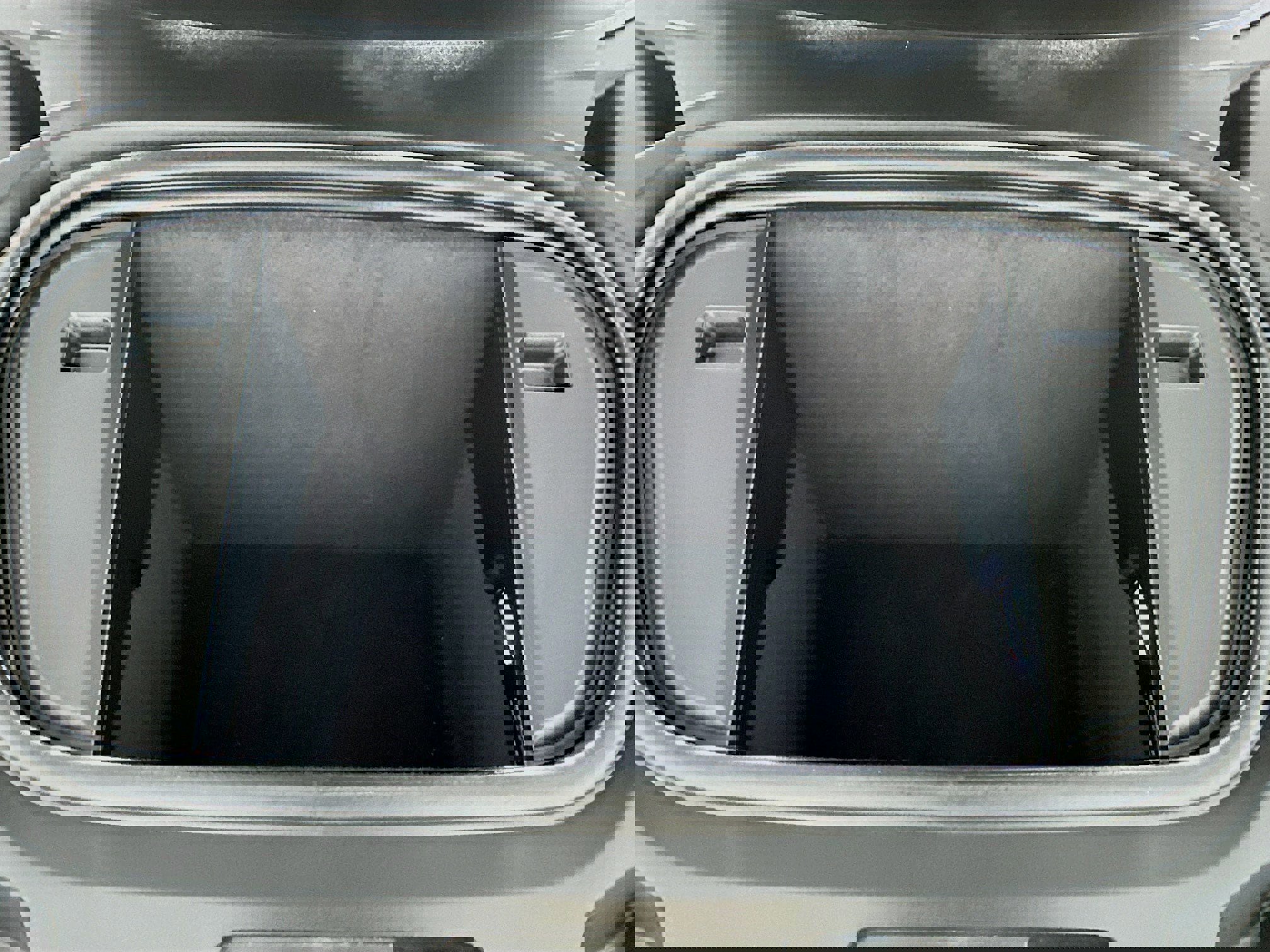 Used 2020 Porsche Taycan 4S image 31