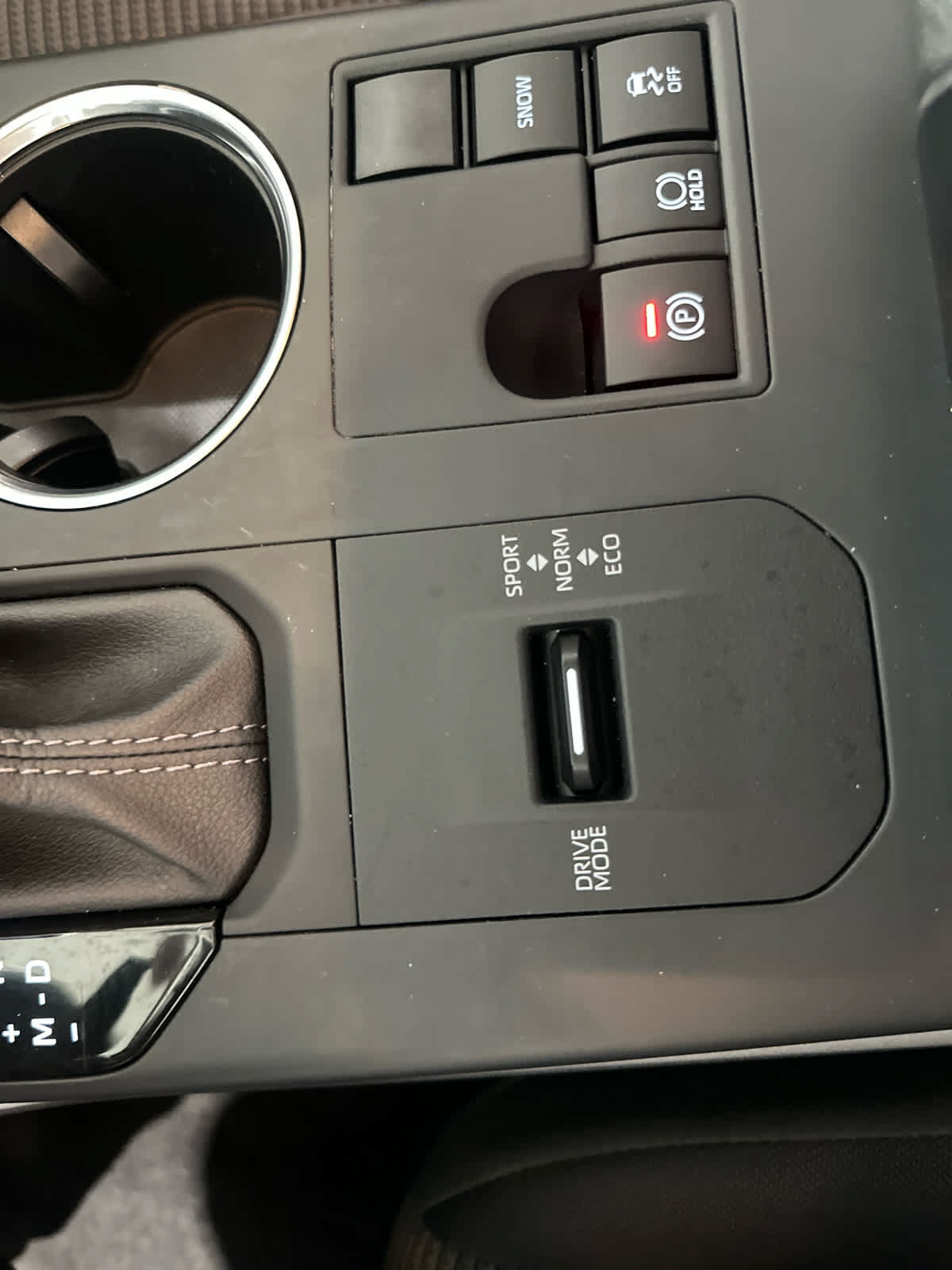 Used 2025 Toyota Highlander LE FWD image 21