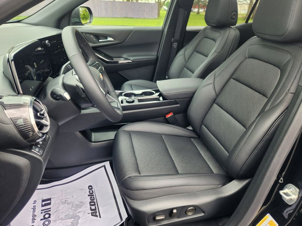 New 2026 Chevrolet Equinox LT w/ Convenience Package II FWD image 18
