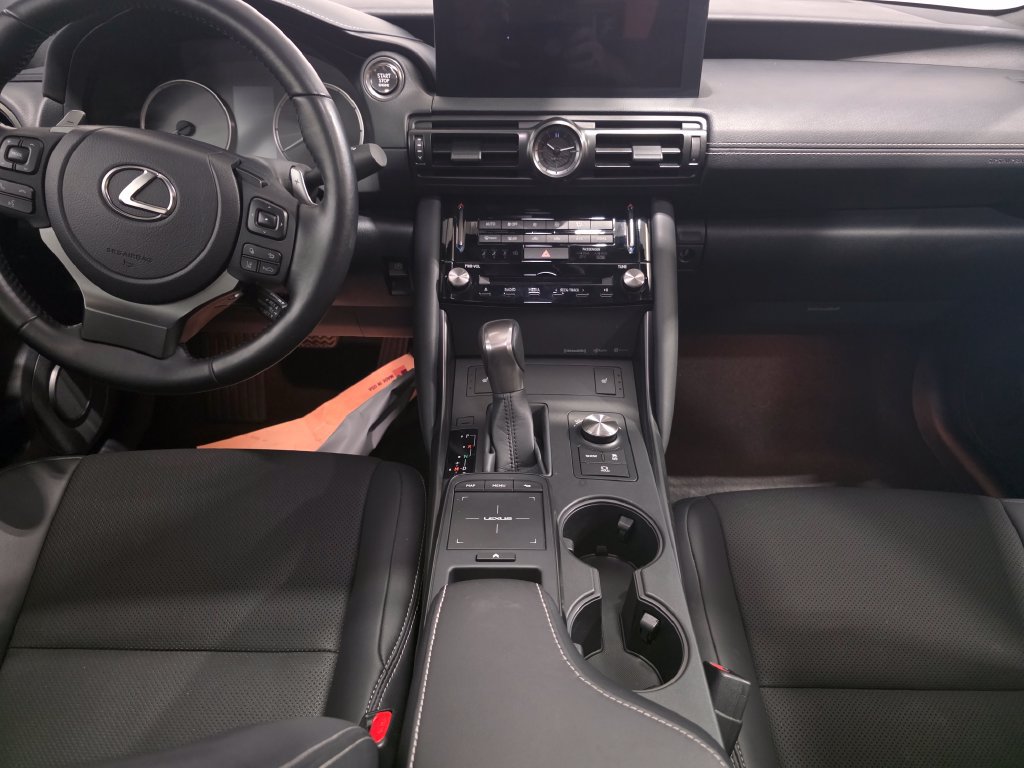 Used 2025 Lexus IS 350 F Sport w/ Navigation Package AWD/4WD image 13