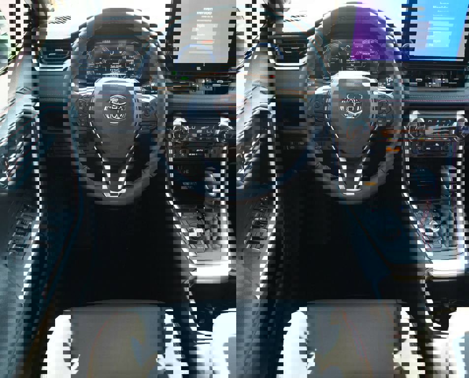 Used 2025 Toyota RAV4 XSE image 5