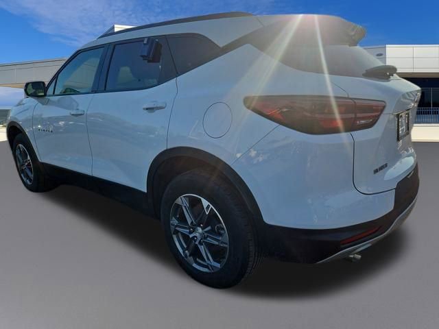 Used 2023 Chevrolet Blazer LT image 3