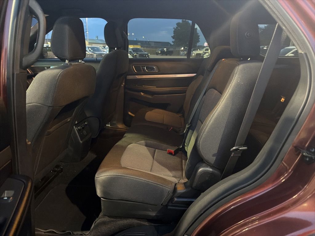 Used 2018 Ford Explorer XLT FWD image 12