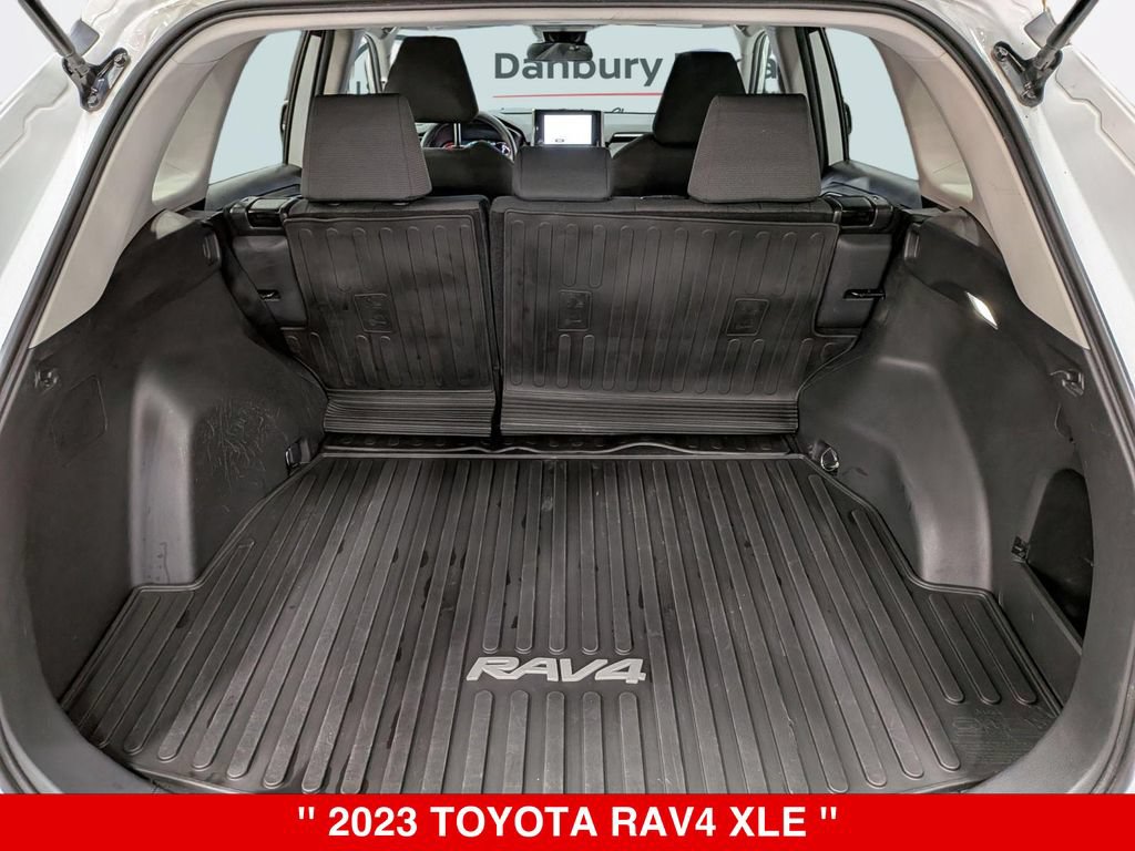Used 2023 Toyota RAV4 XLE AWD/4WD image 28