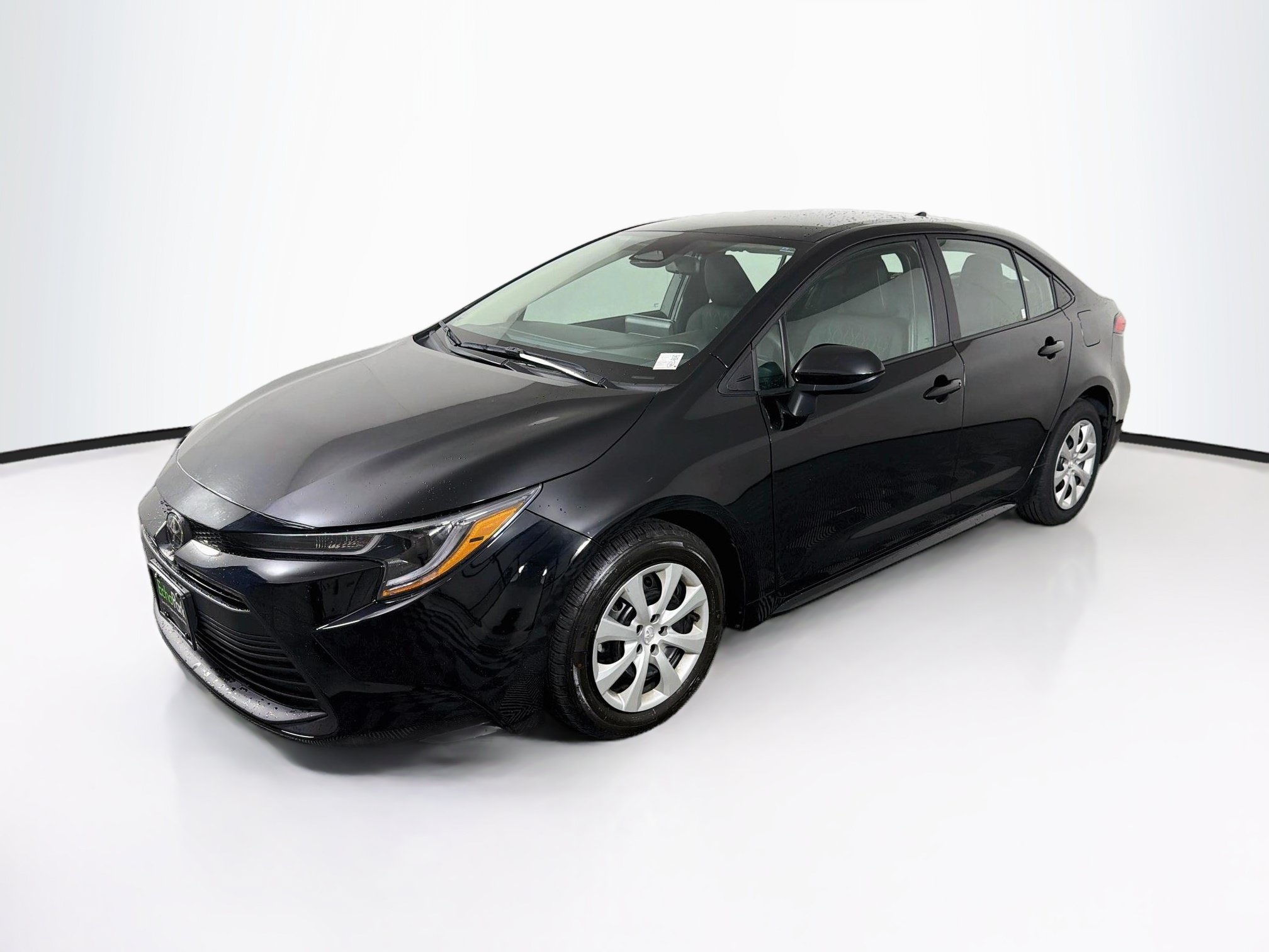 Used 2025 Toyota Corolla LE FWD image 3