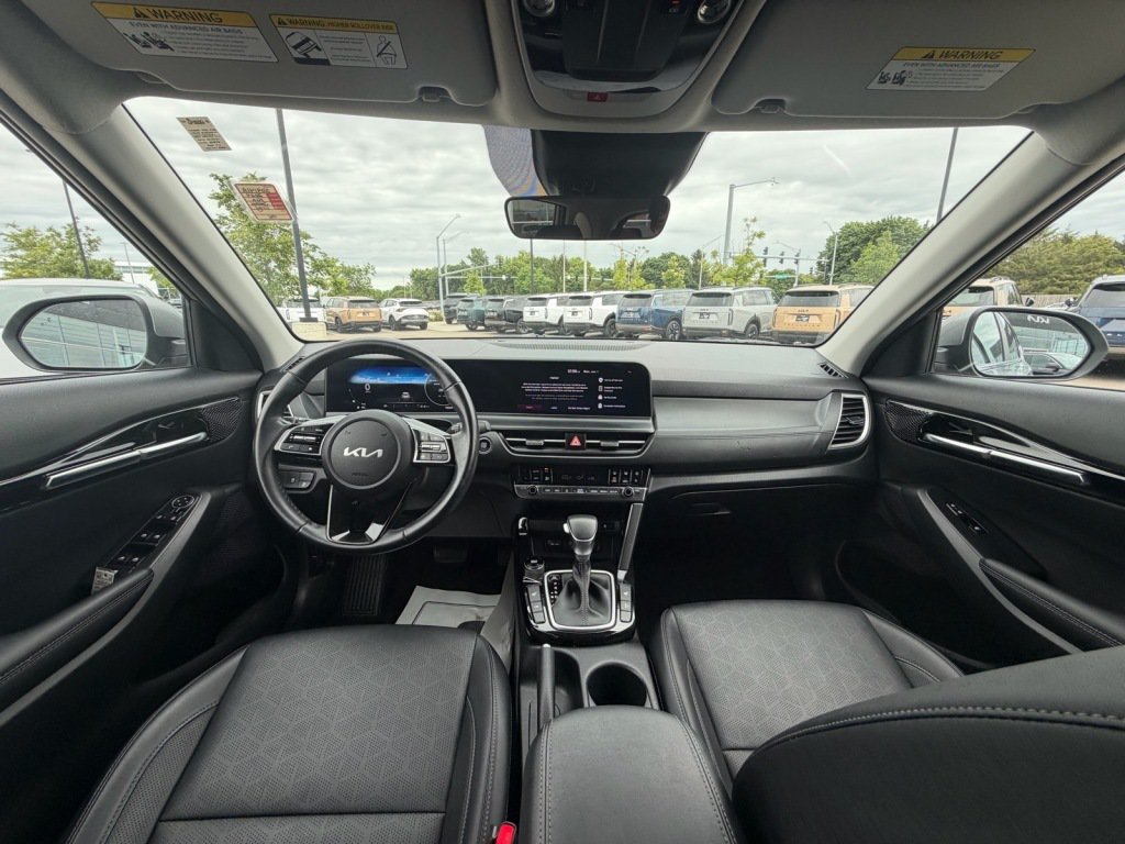 Used 2024 Kia Seltos EX FWD image 7