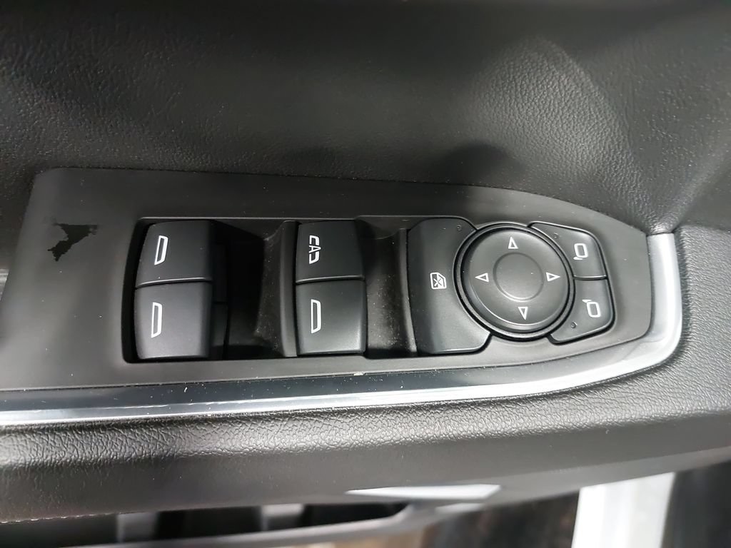 Used 2023 Chevrolet Silverado 1500 LT AWD/4WD image 28