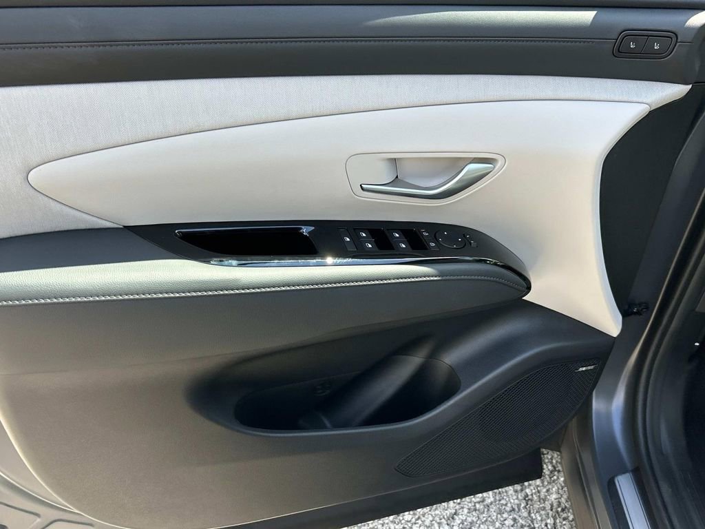 New 2025 Hyundai Tucson Limited FWD image 17