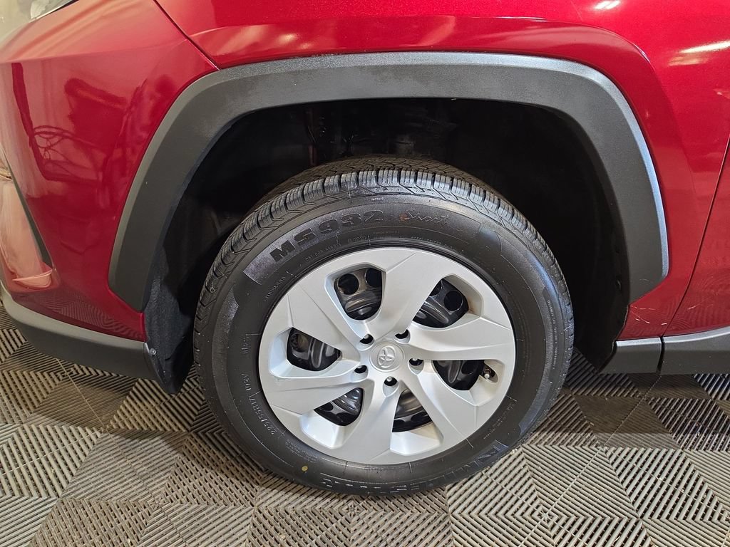 Used 2020 Toyota RAV4 LE w/ All Weather Liner Package AWD/4WD image 18