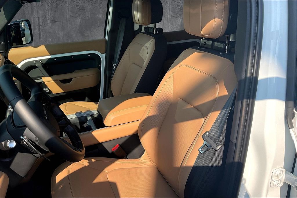Used 2025 Land Rover Defender 110 V8 image 19