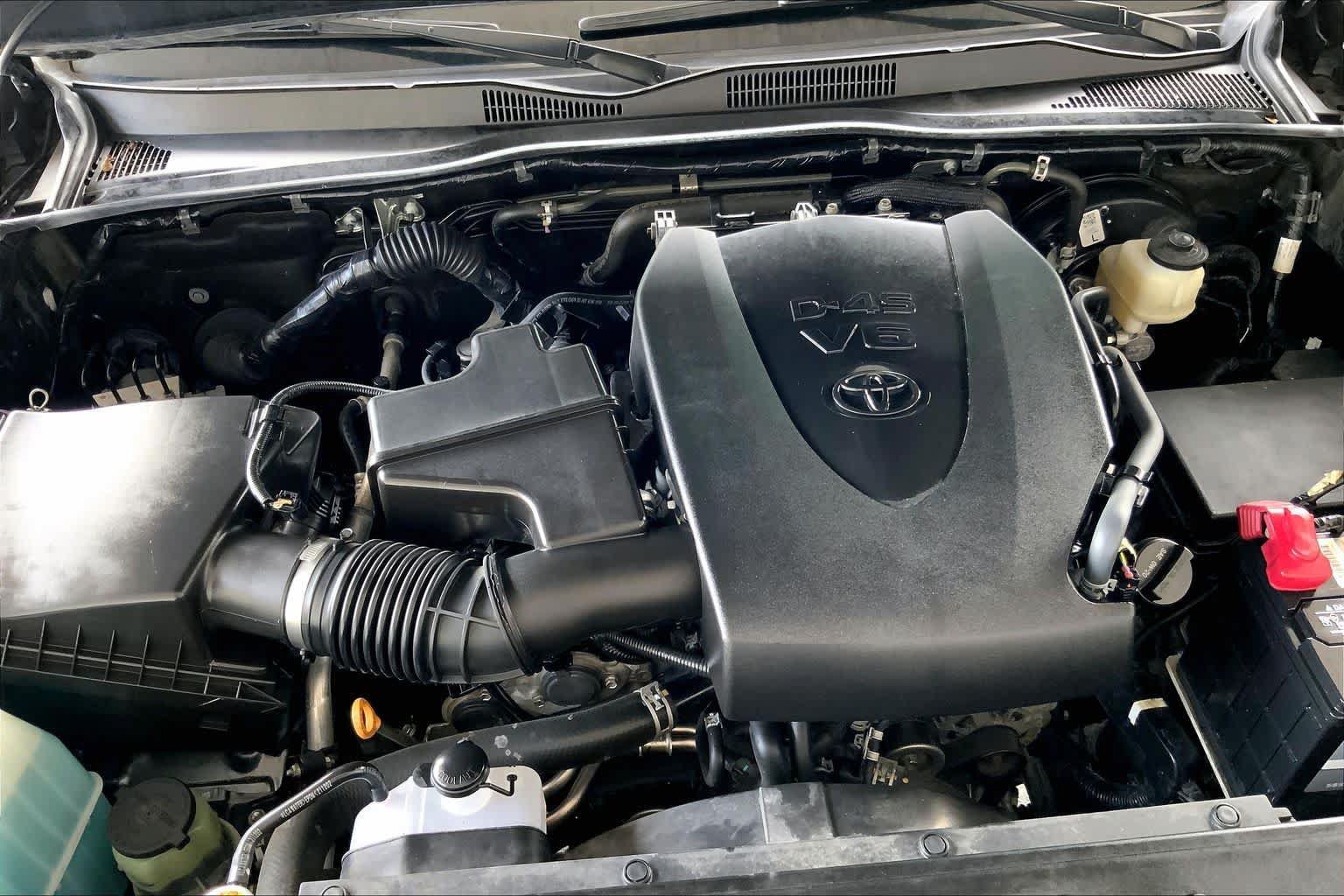 Used 2022 Toyota Tacoma SR5 w/ Technology Package RWD image 31