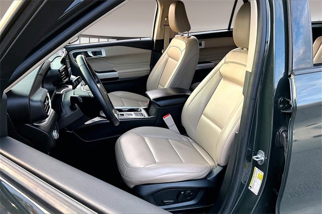 Used 2022 Ford Explorer XLT w/ Equipment Group 202A image 20