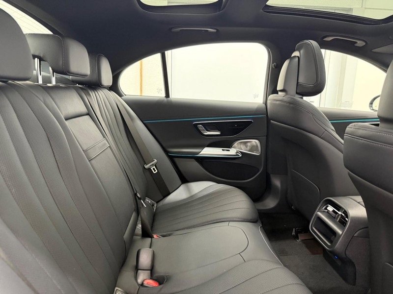 New 2026 Mercedes-Benz E 450 4MATIC Sedan image 4