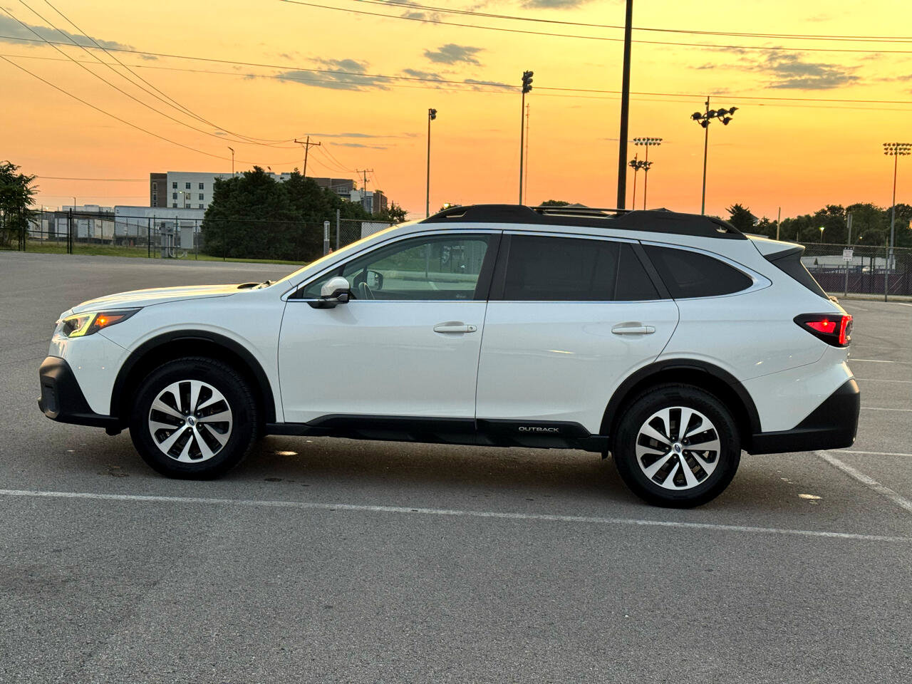 Used 2022 Subaru Outback Premium image 9