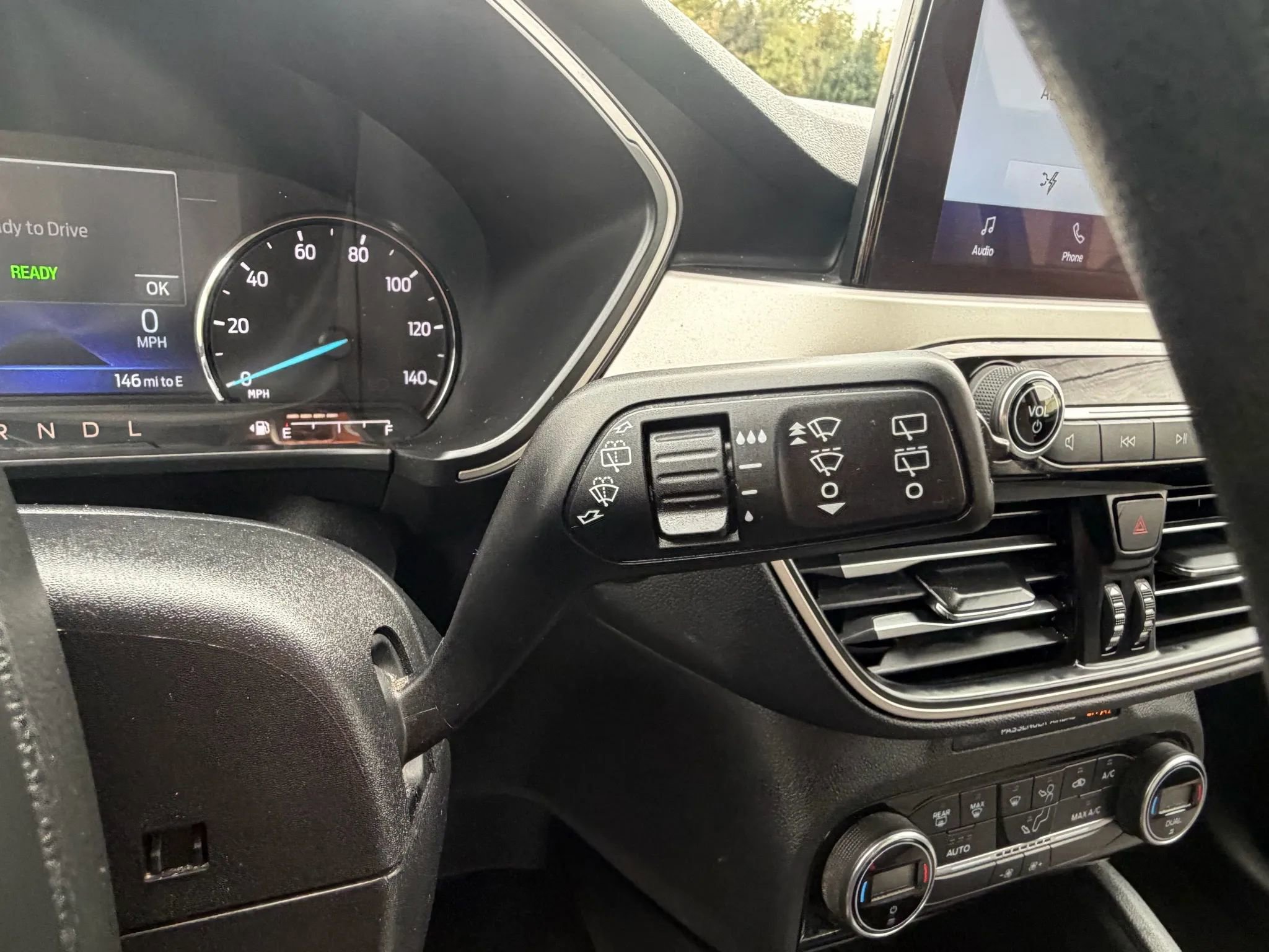 Used 2021 Ford Escape SE image 22